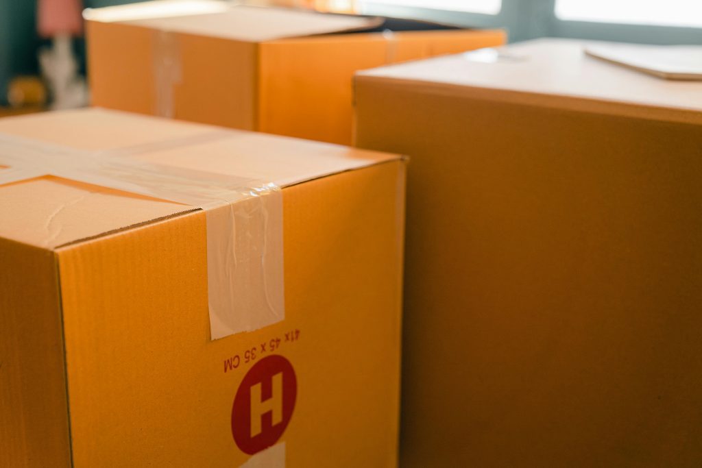 Penyimpanan Barang menggunakan box